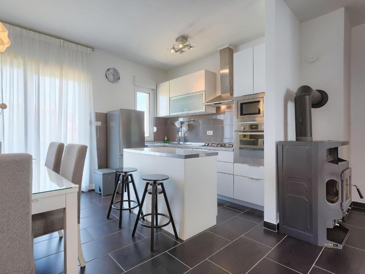 Holiday Home Rovere By Interhome Пула Екстериор снимка