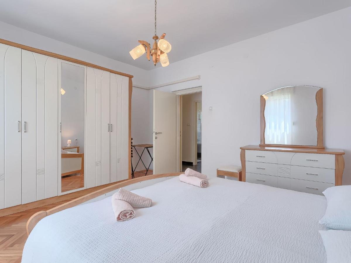 Holiday Home Rovere By Interhome Пула Екстериор снимка