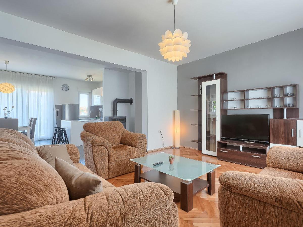 Holiday Home Rovere By Interhome Пула Екстериор снимка